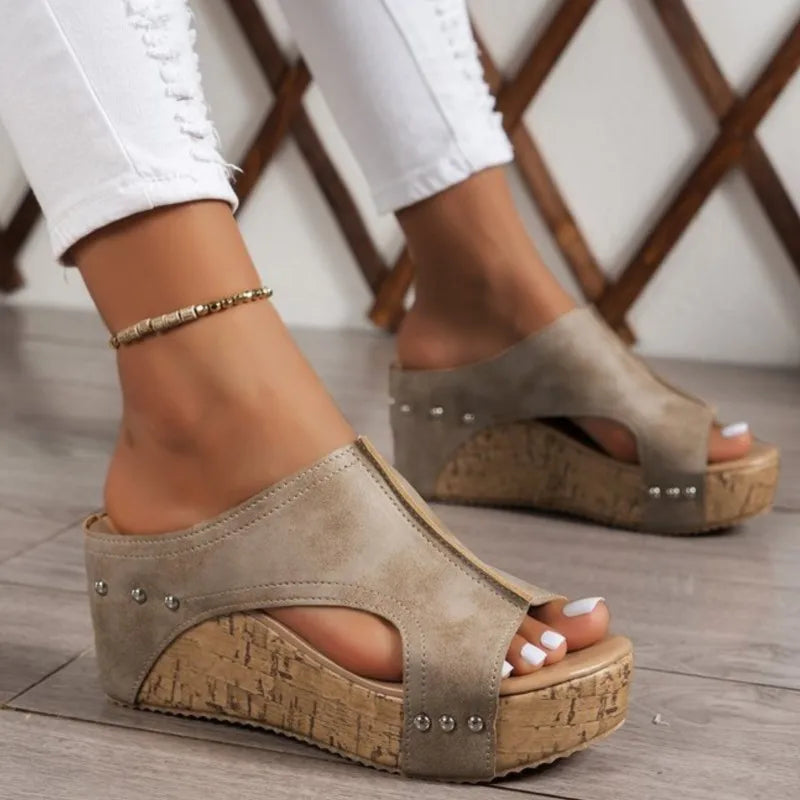 NOVA | COMFORT SLIP-ON WEDGE