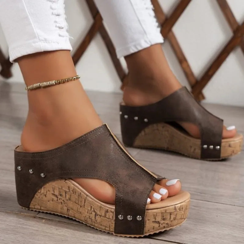 NOVA | COMFORT SLIP-ON WEDGE