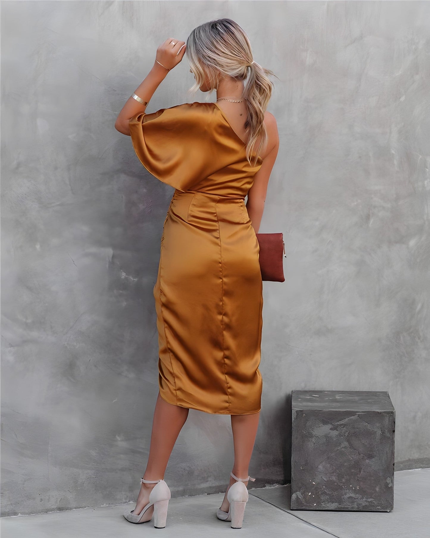Gaby | Elegant Midi Dress