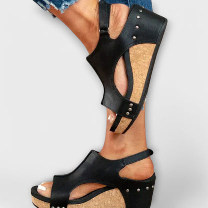 LINA | ORTHOPAEDIC SHOES WITH WEDGE HEELS