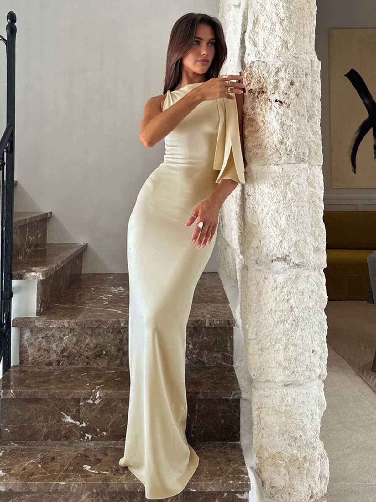 Sophie - Off-White maxi dress with knot