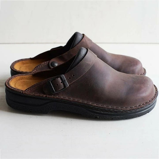 EMRYS | SLIP-ON BUCKLE CLOGS