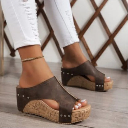 NOVA | COMFORT SLIP-ON WEDGE