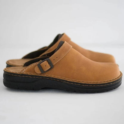 EMRYS | SLIP-ON BUCKLE CLOGS